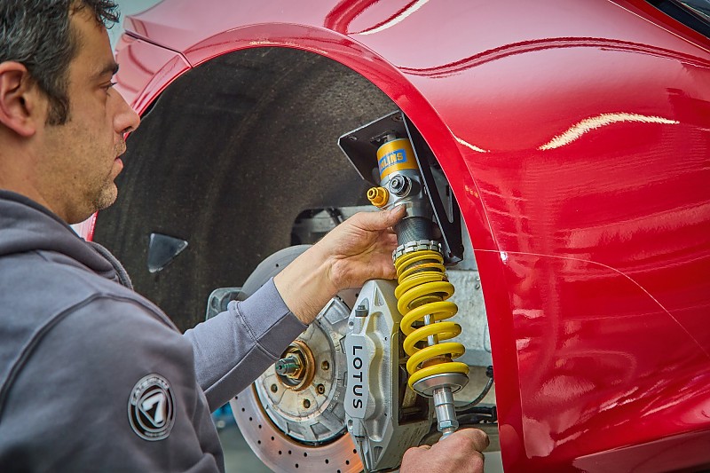 Öhlins TTX dampers Lotus Emira