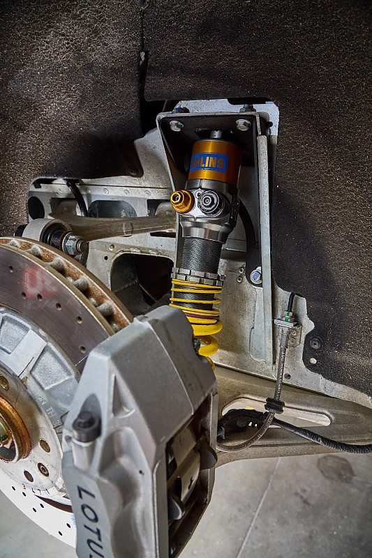 Öhlins TTX dampers Lotus Emira