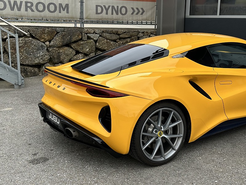 Lotus Emira carbon gurney JUBU Performance 
