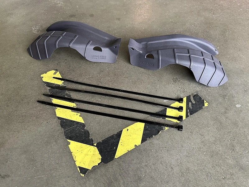 Emira Lotus brake cooling front track and road Emira Lotus Bremskühlung Vorderachse - Road & Track. JUBU Performance
