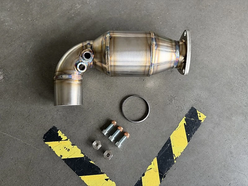 JUBU sports cat mock up - pre silencer Emira V6