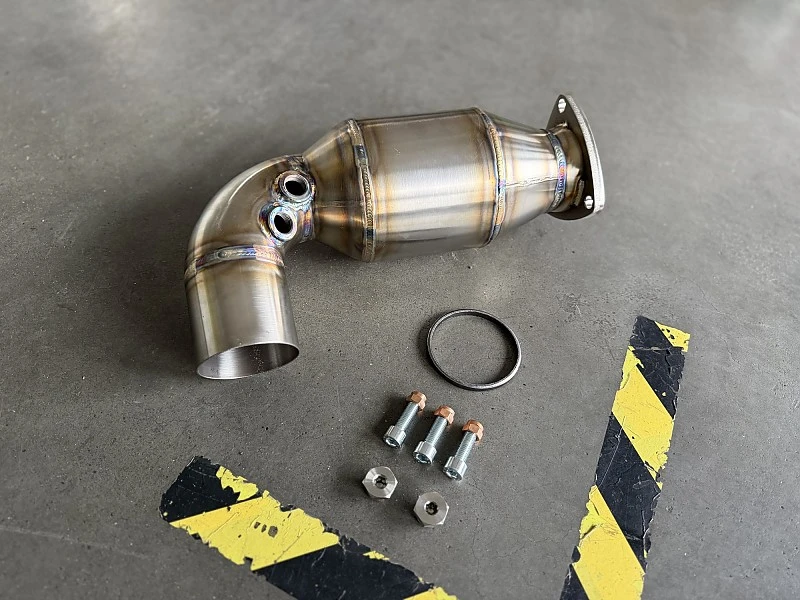 JUBU sports cat mock up - pre silencer Emira V6