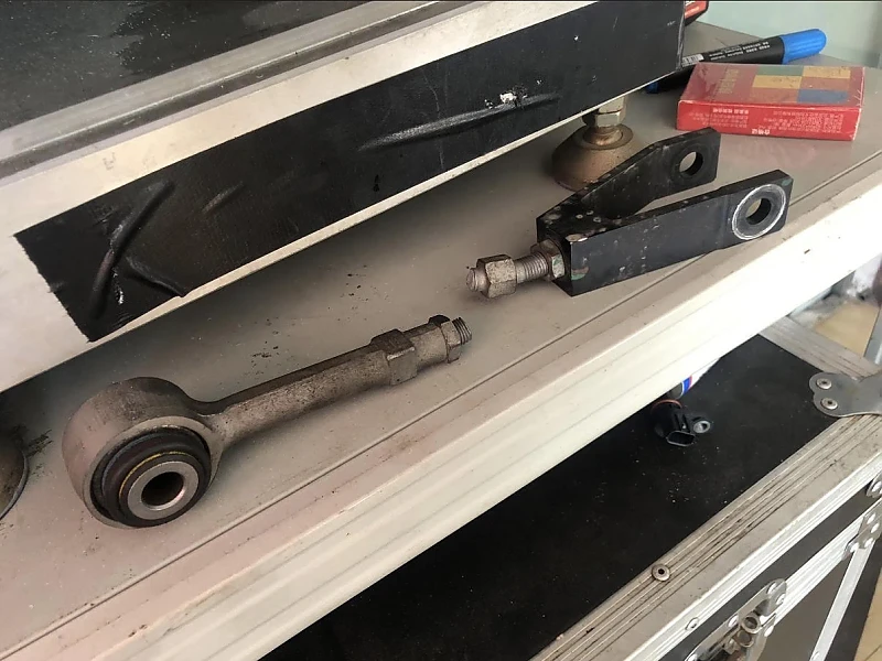 broke OEM Toe link Lotus Exige V6 